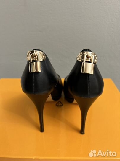 Туфли на шпильке 37