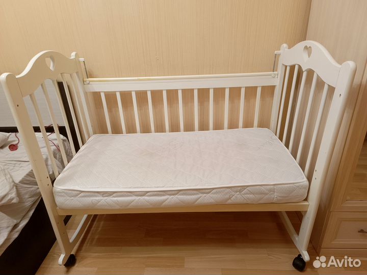 Детская кроватка