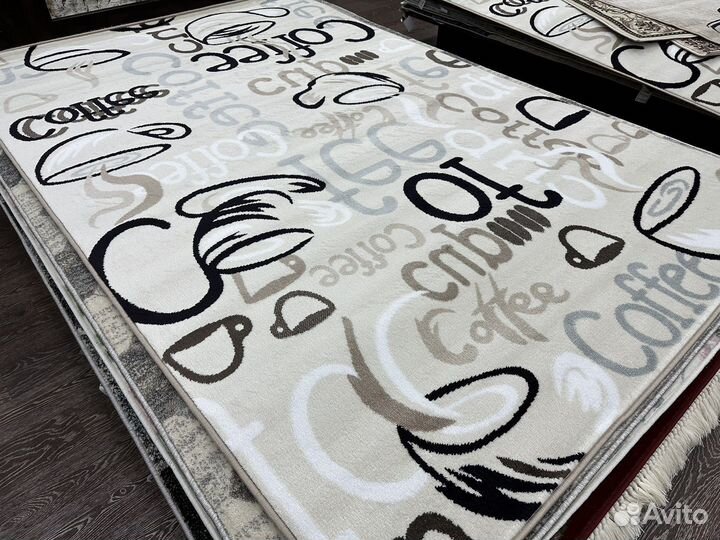 Ковер 1.5х2.3 новый, бежевый