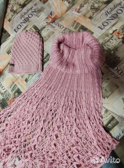 Новый комплект шапка и хомут-шаль