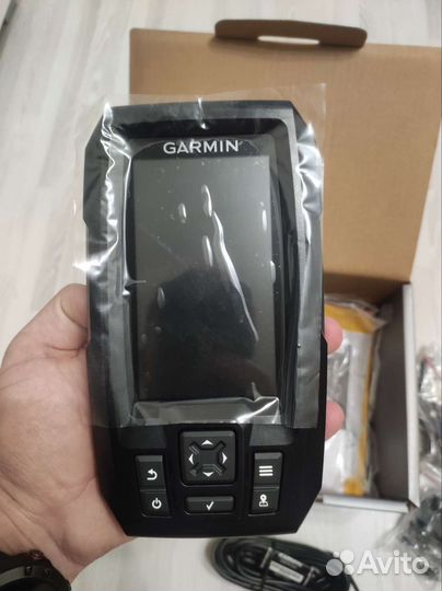 Эхолот Garmin Striker Vivid 4cv с датчиком GT20-TM
