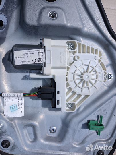 Стеклоподъемник левый задний Skoda Yeti 8K0959811