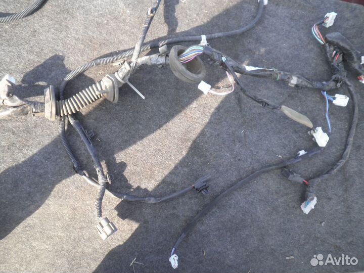 Проводка двери передней левой Nissan X-Trail T31