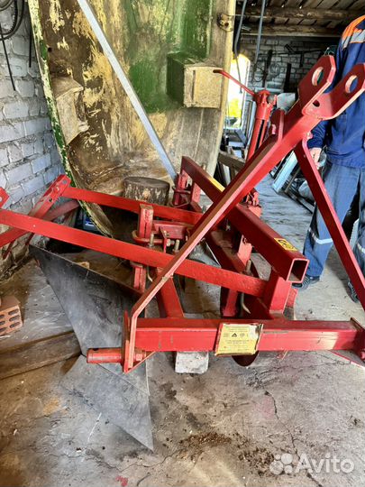 Плуг на трактор