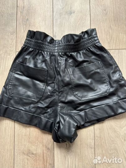 Кожаные шорты