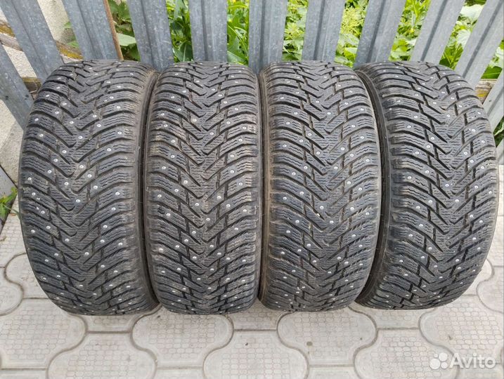 Nokian Tyres Hakkapeliitta 8 225/50 R17 98T