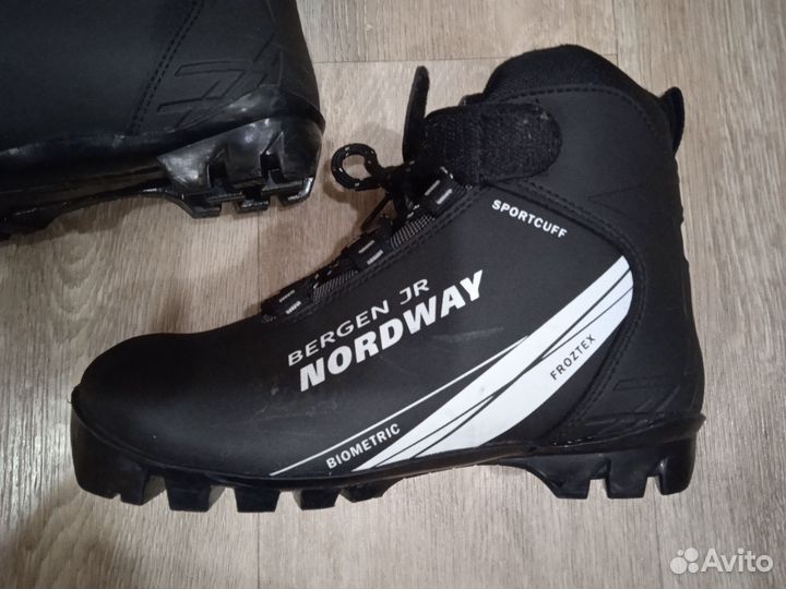 Лыжные ботинки 34