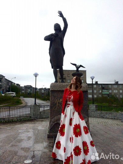 Платье вечернее