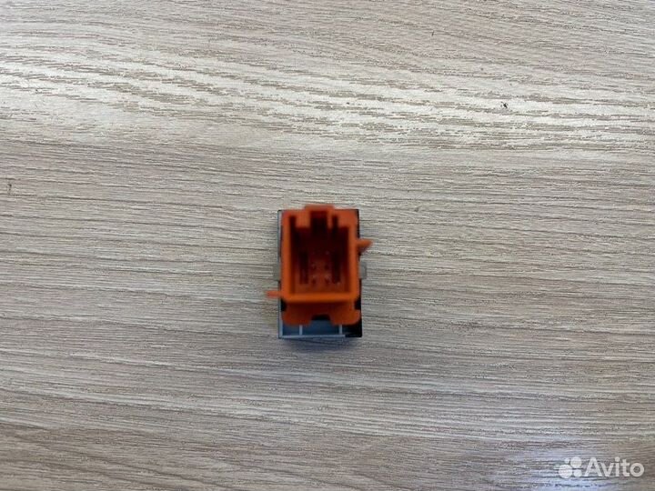 Кнопка обогрева заднего стекла Volkswagen Polo