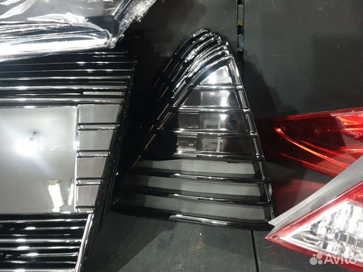 Решётки глянец на форд 3 комплект