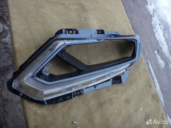 13-19 Х трейл Стекло фары Левой Nissan X-Trail T32