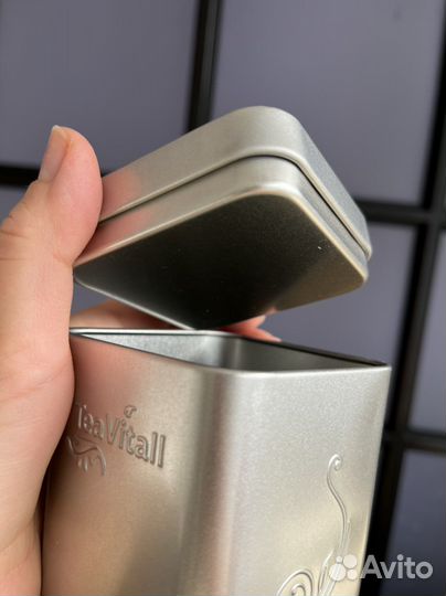 Жестяная банка от чая для сыпучих