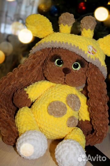 Плюшевый заяц вязаный ручная работа