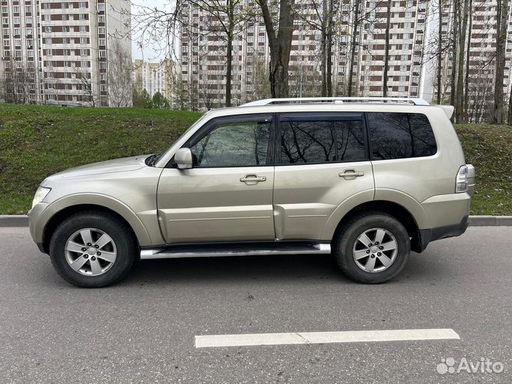 Mitsubishi Pajero 3.2 AT, 2008, 272 354 км