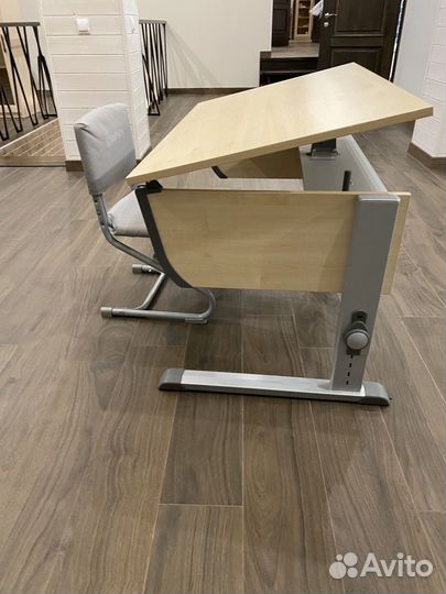 Растущий детский стол Moll со стулом