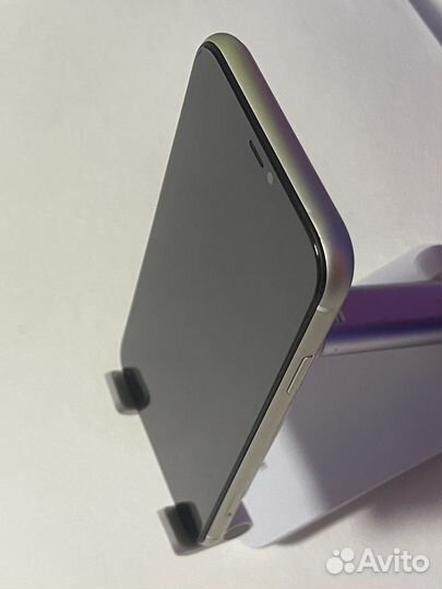 iPhone 11 белый