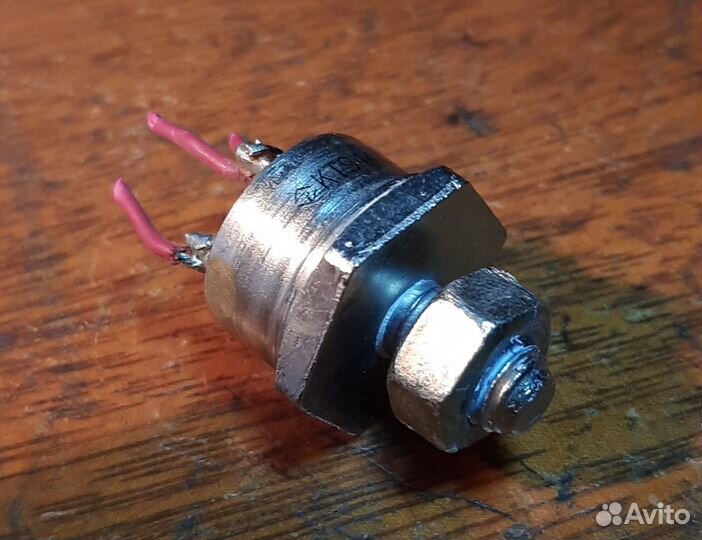 Транзистор кт944А б/у