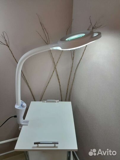 Лампа лупа на струбцине