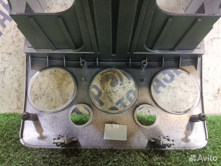 Накладка центральной консоли Ford Fusion хэтчбек