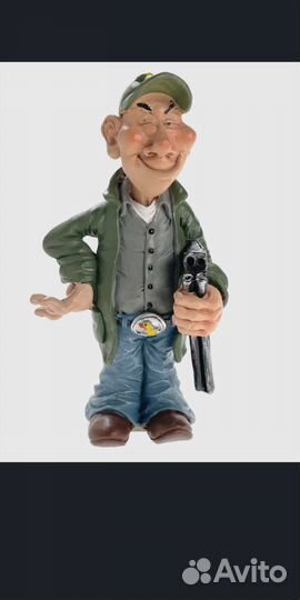 Качественные статуетки в подарок навые в упаковке