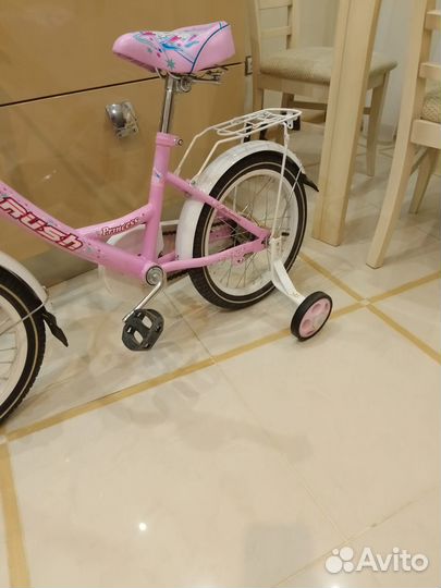 Велосипед детский четырех колесный