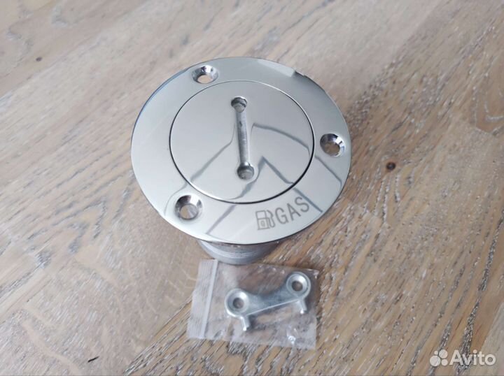 Горловина заливная с ключом из нержавеющей стали