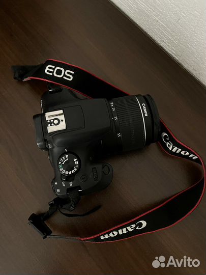Зеркальная камера Canon EOS 1300D Kit