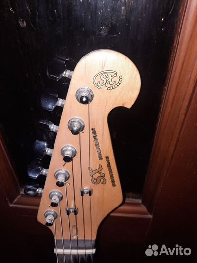 Электрогитара с комбоусилителем