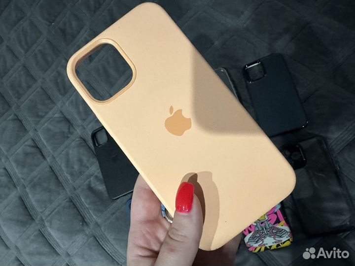 Чехол на iPhone 12 про