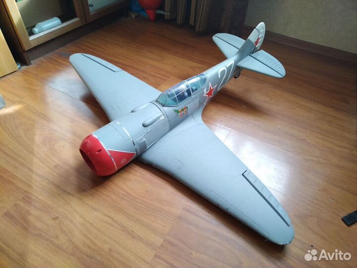 Радиоуправляемый самолёт Ла-7