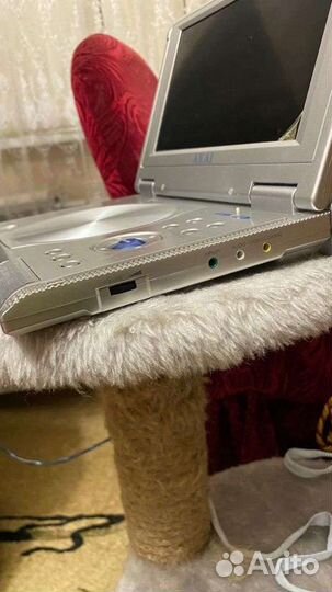 Портативный видеопроигрыватель