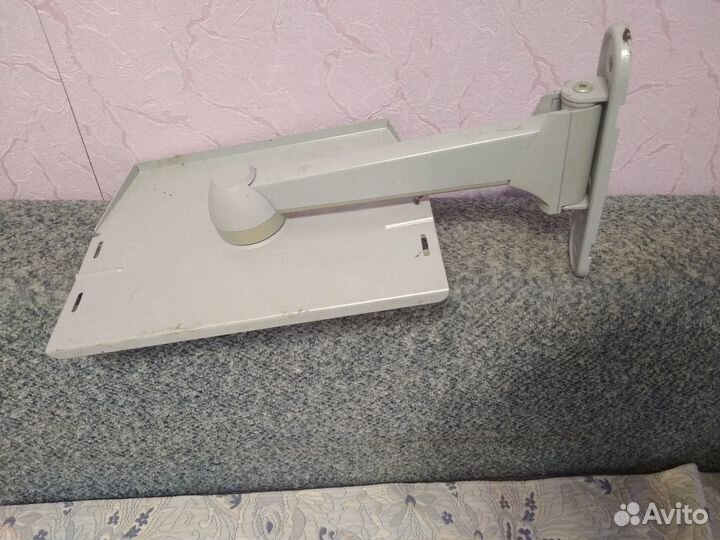 Настенный поворотный кронштейн-полка