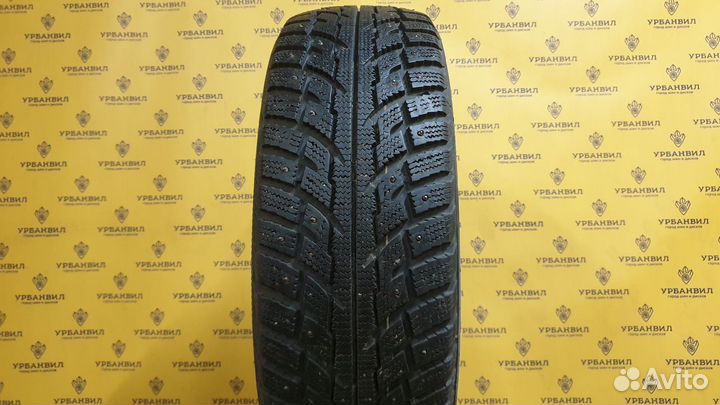 Marshal I'Zen RV Stud KC16 215/65 R16 98Q