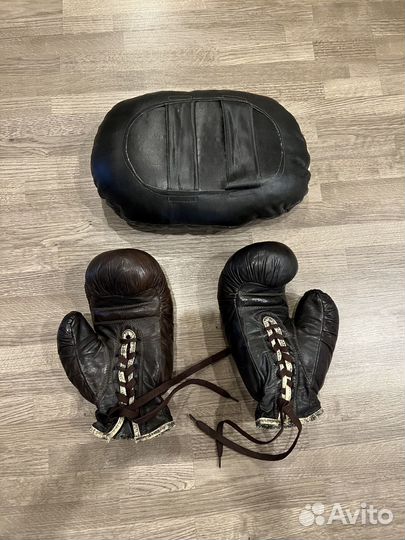 Боксерские перчатки СССР + лапа