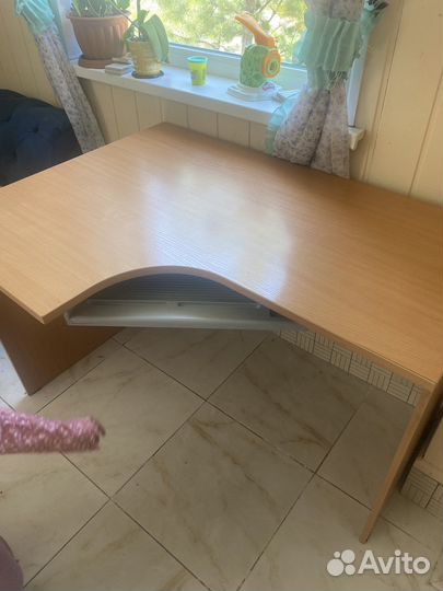 Стол офисный