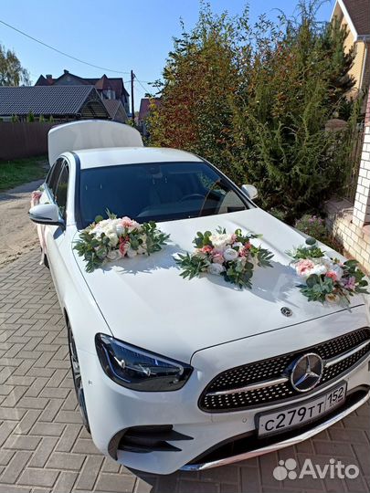 Свадебные украшения на машину