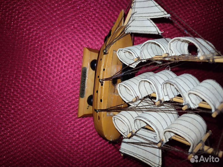 Статуэтка корабль