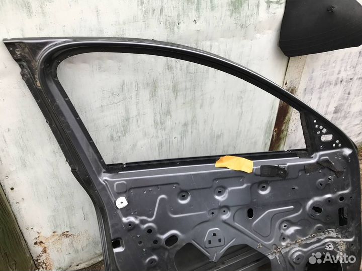 Дверь передняя левая Рено Аркана