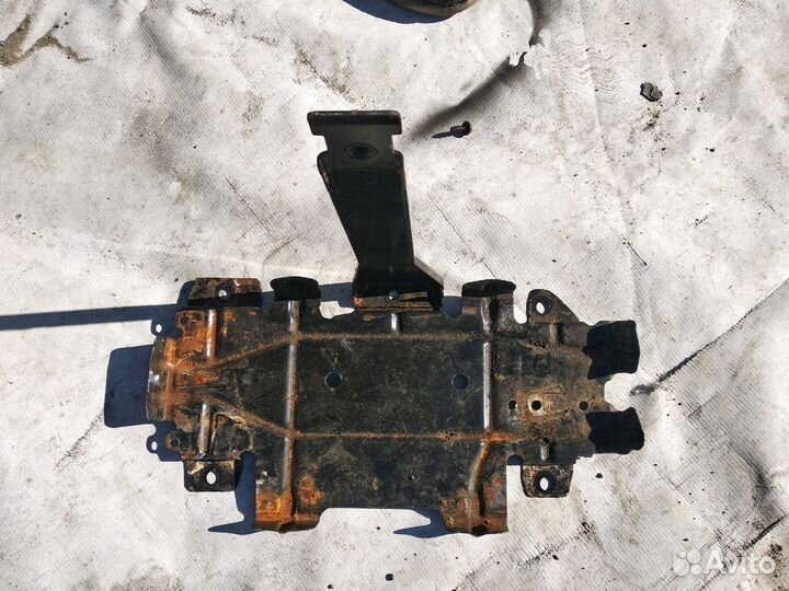 Площадка крепления Акб с бмв Е46