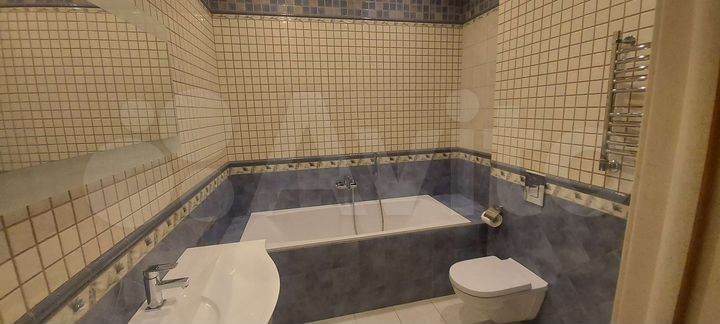 4-к. квартира, 114 м², 3/4 эт.