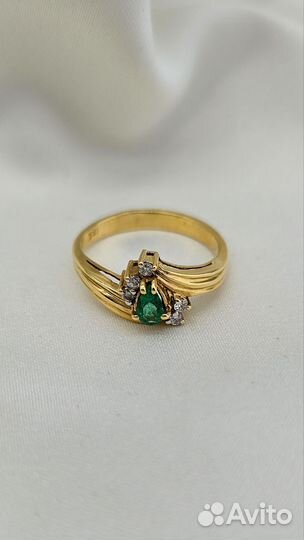 Золотое кольцо с изумрудом и брилл 750/3.4 гр/16.5
