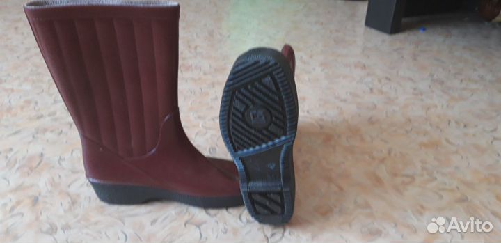 Резиновые сапоги
