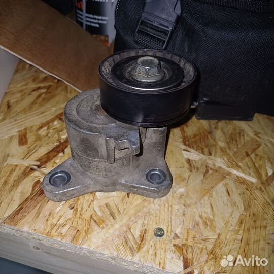 Ролик натяжитель Митсубиши Оутлендер XL