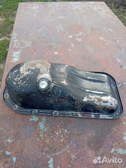 Картер поддон