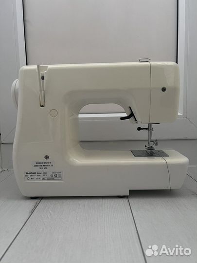 Швейная машина Janome jem