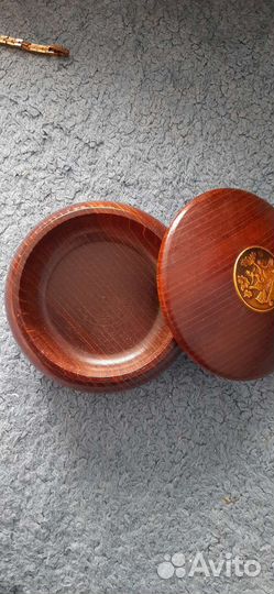 Деревянная шкатулка