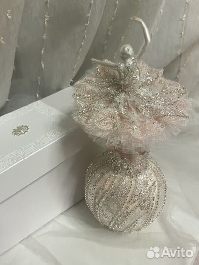 Музыкальная вращающаяся балерина