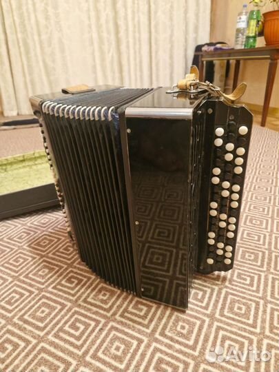 Баян