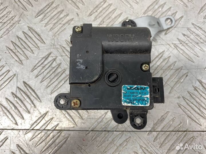 Б/У Сервопривод заслонки печки (моторчик