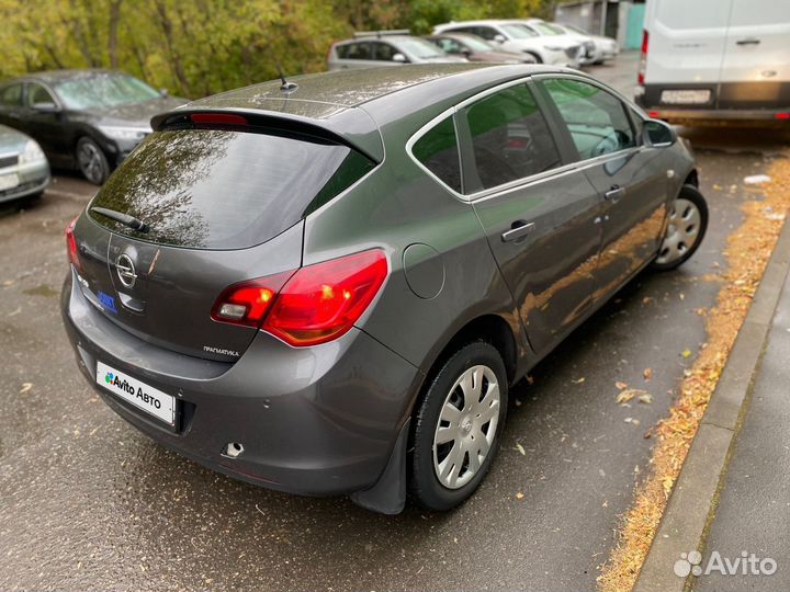 Opel Astra 1.6 AT, 2011, 187 000 км